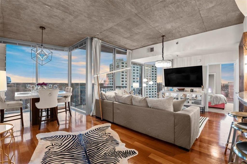 3324 Peachtree Road NE 902