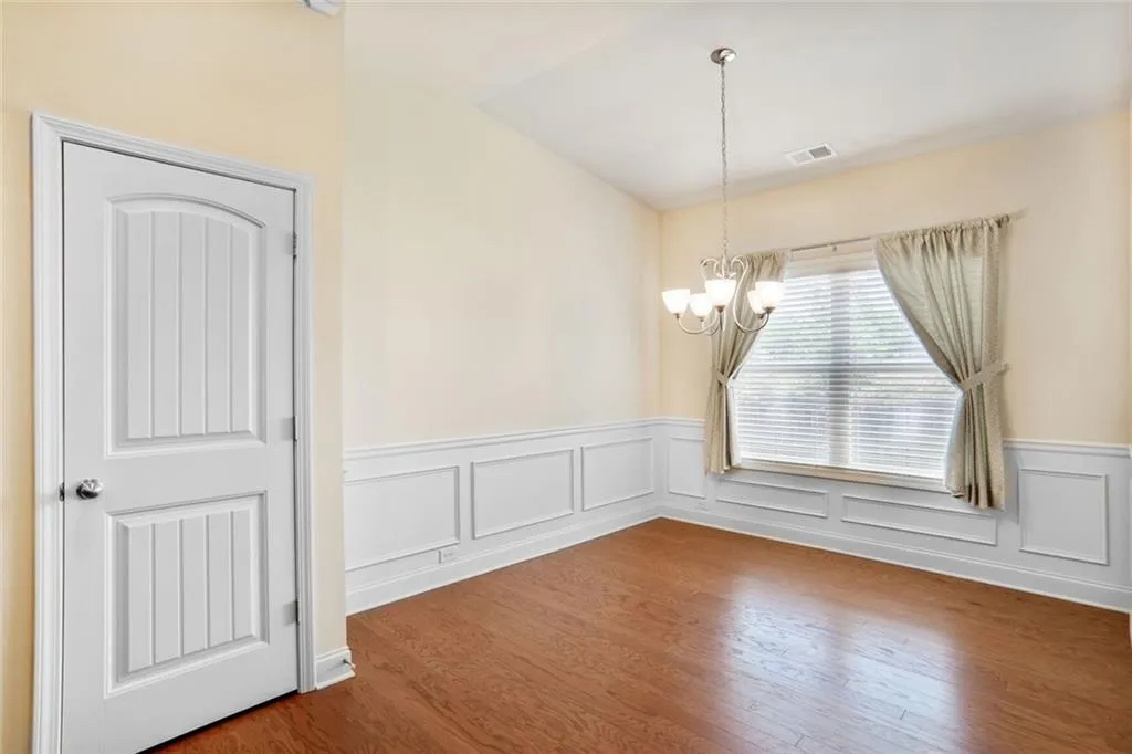 Cumming, Georgia 30040, United States, 3 Bedrooms Bedrooms, ,2 BathroomsBathrooms,Residential,Pending,126466