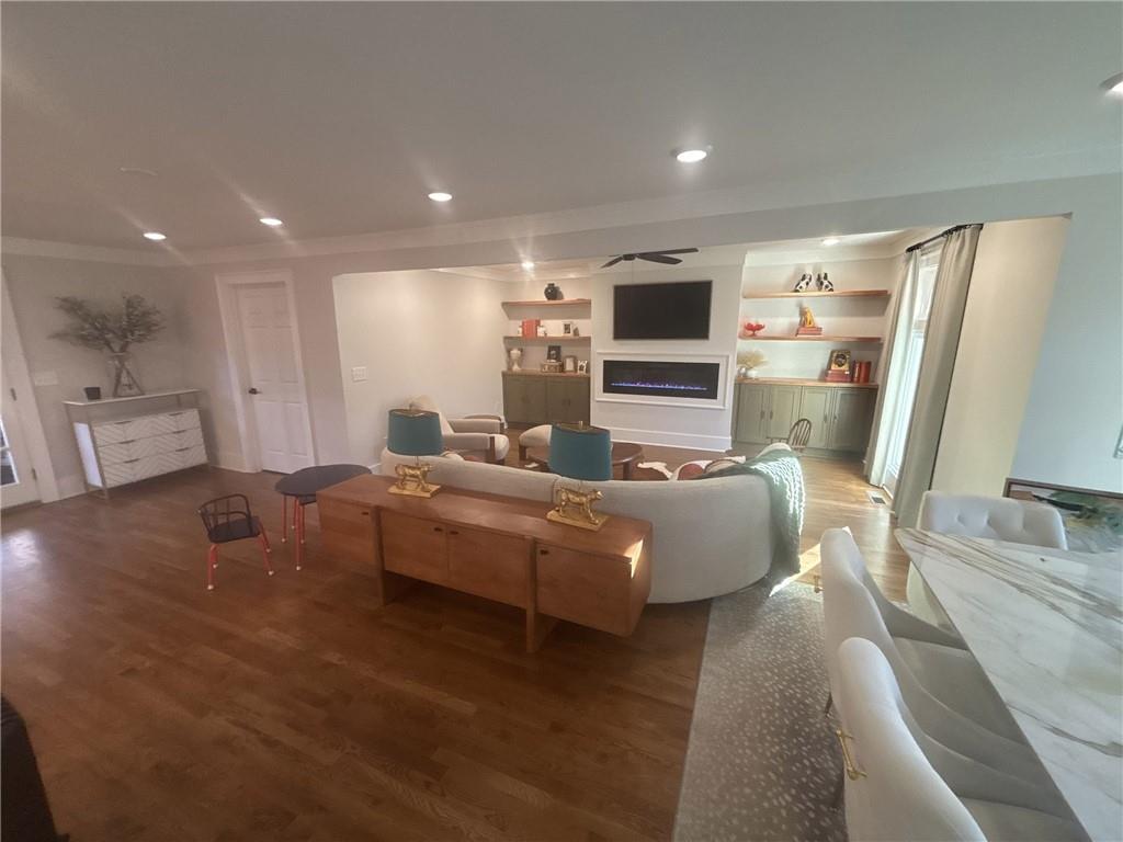 2233 Guinevere Way NE