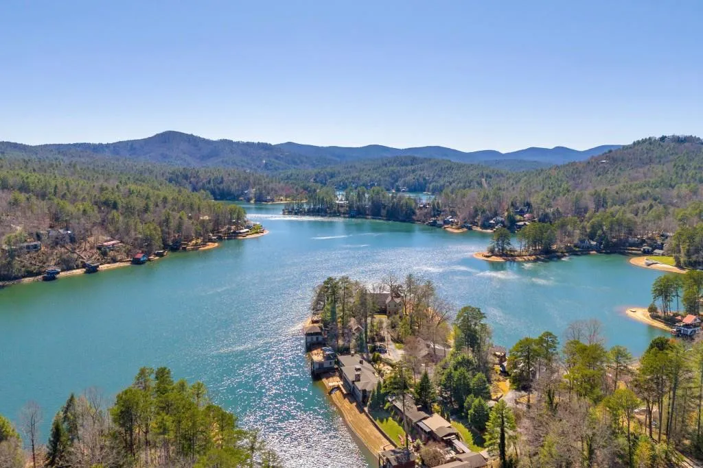 Lakemont, Georgia 30552, United States, 3 Bedrooms Bedrooms, ,2 BathroomsBathrooms,Residential,Active,92694