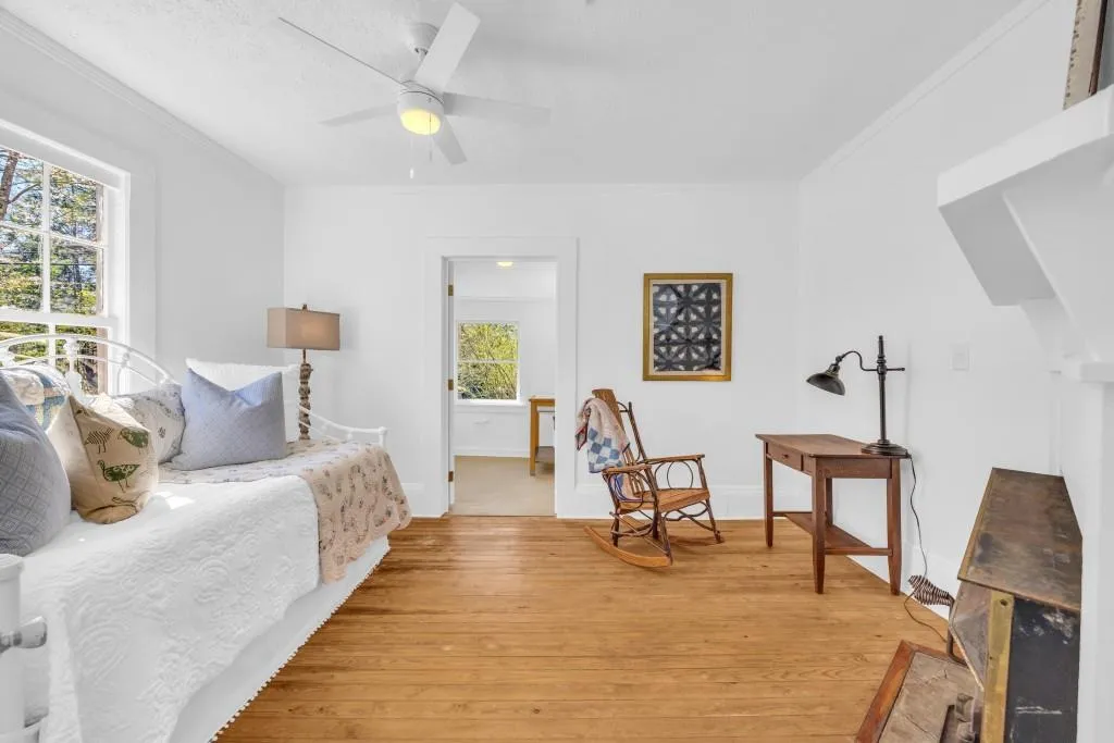 Lakemont, Georgia 30552, United States, 3 Bedrooms Bedrooms, ,2 BathroomsBathrooms,Residential,Active,92694