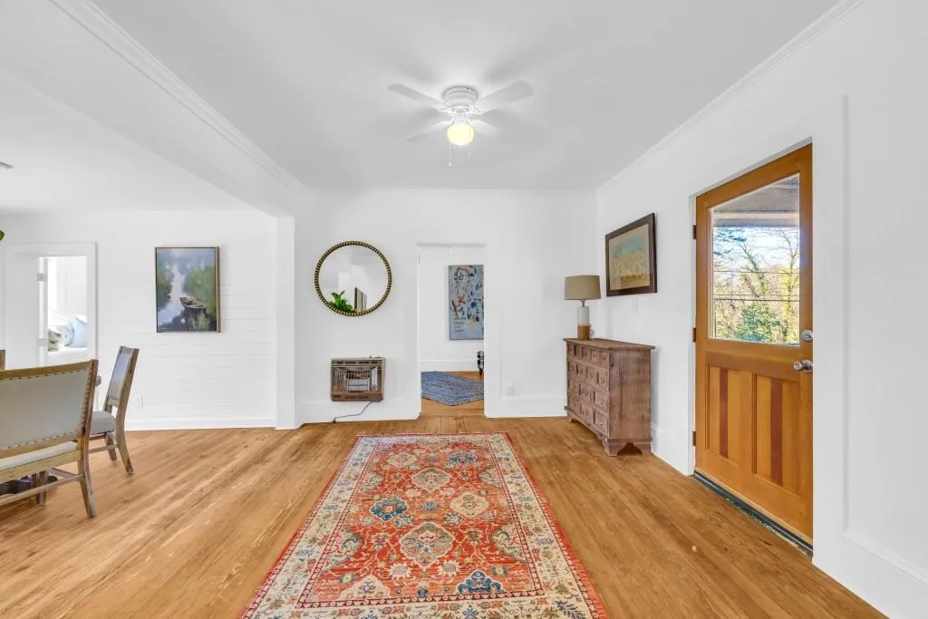 Lakemont, Georgia 30552, United States, 3 Bedrooms Bedrooms, ,2 BathroomsBathrooms,Residential,Active,92694