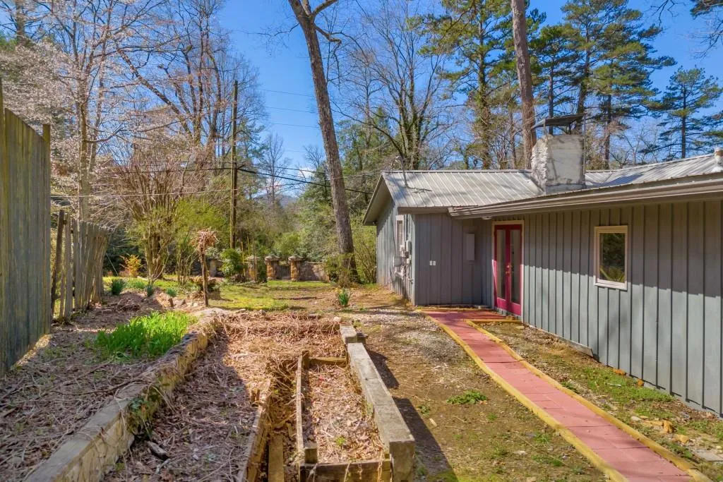 Lakemont, Georgia 30552, United States, 3 Bedrooms Bedrooms, ,2 BathroomsBathrooms,Residential,Active,92694