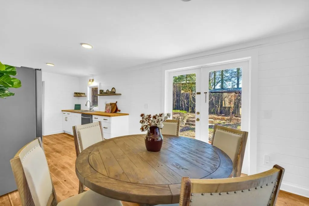 Lakemont, Georgia 30552, United States, 3 Bedrooms Bedrooms, ,2 BathroomsBathrooms,Residential,Active,92694