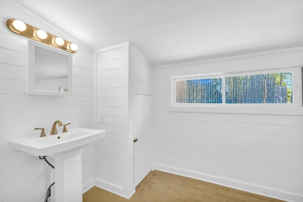 Lakemont, Georgia 30552, United States, 3 Bedrooms Bedrooms, ,2 BathroomsBathrooms,Residential,Active,92694