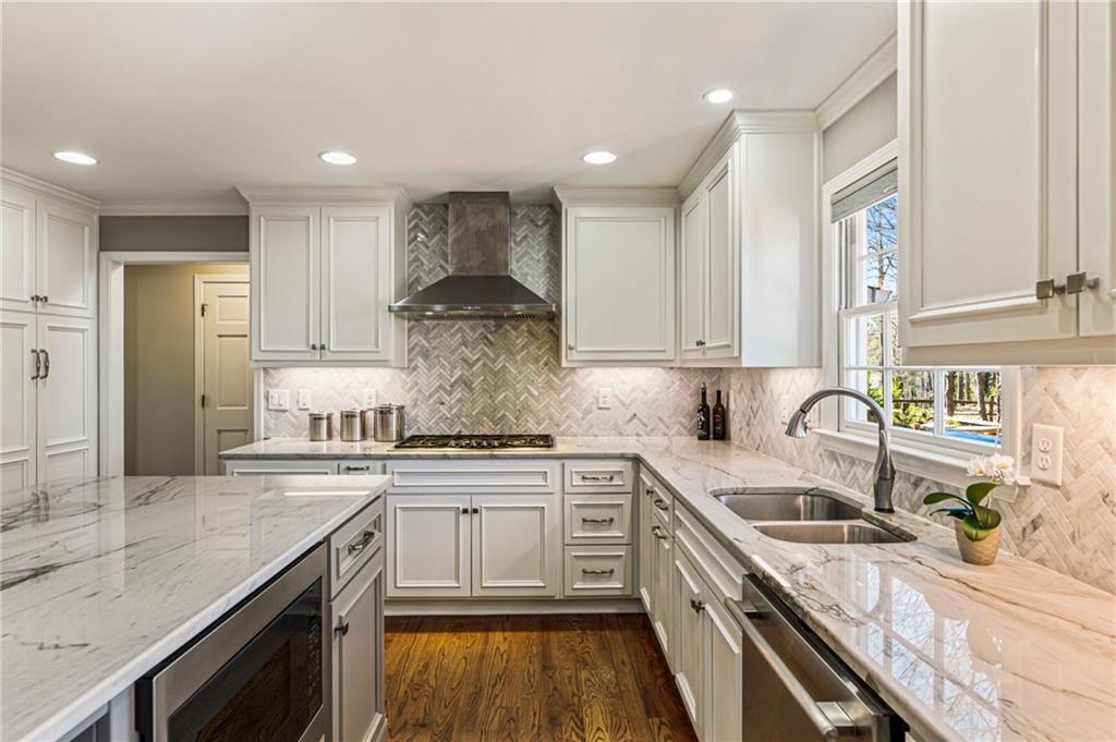 741 Bentwood Trace, Alpharetta, Georgia image 3