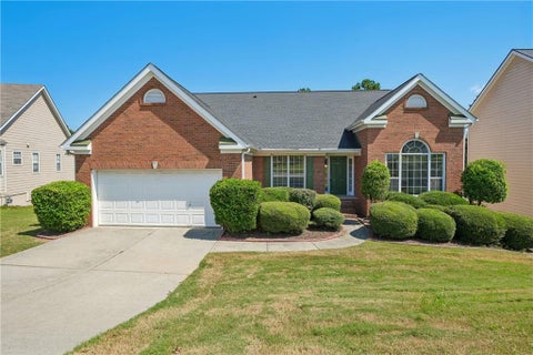 Homes For Sale - 3493 Dunbar Lane<br/> Suwanee, GA 30024