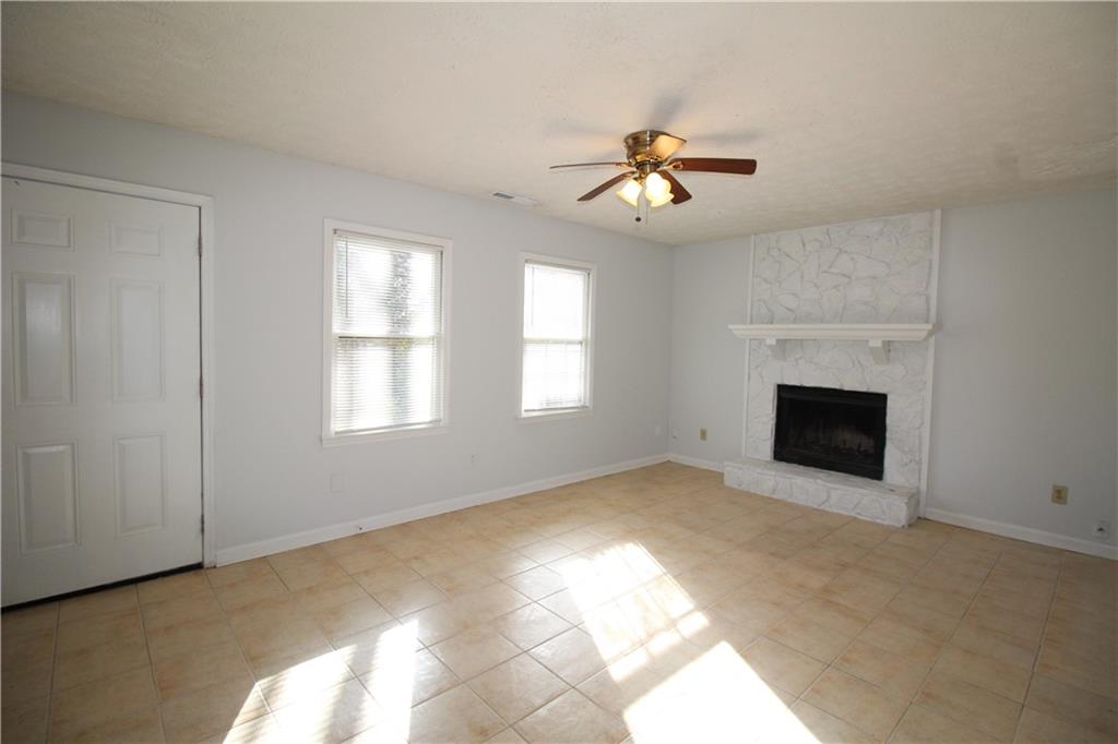 4438 Coopers Creek Drive SE