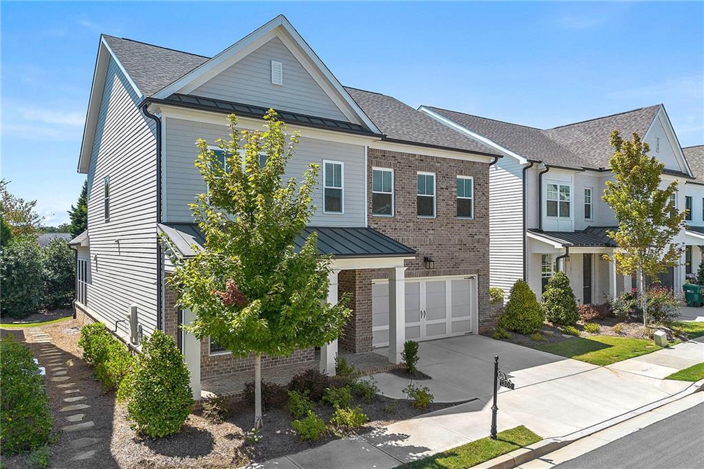 1305 Simonds Way