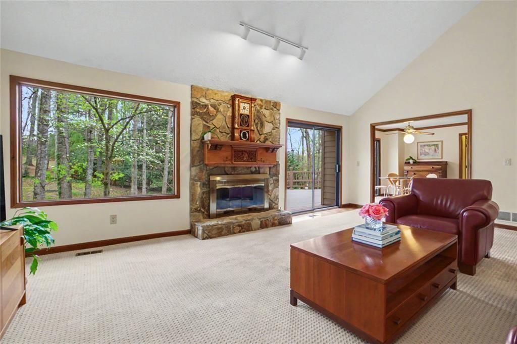 2252 Chimney Springs