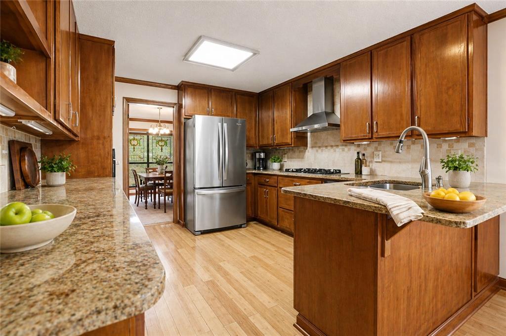 2252 Chimney Springs