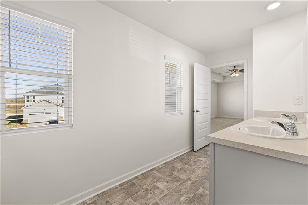 Twin Lakes - Residential