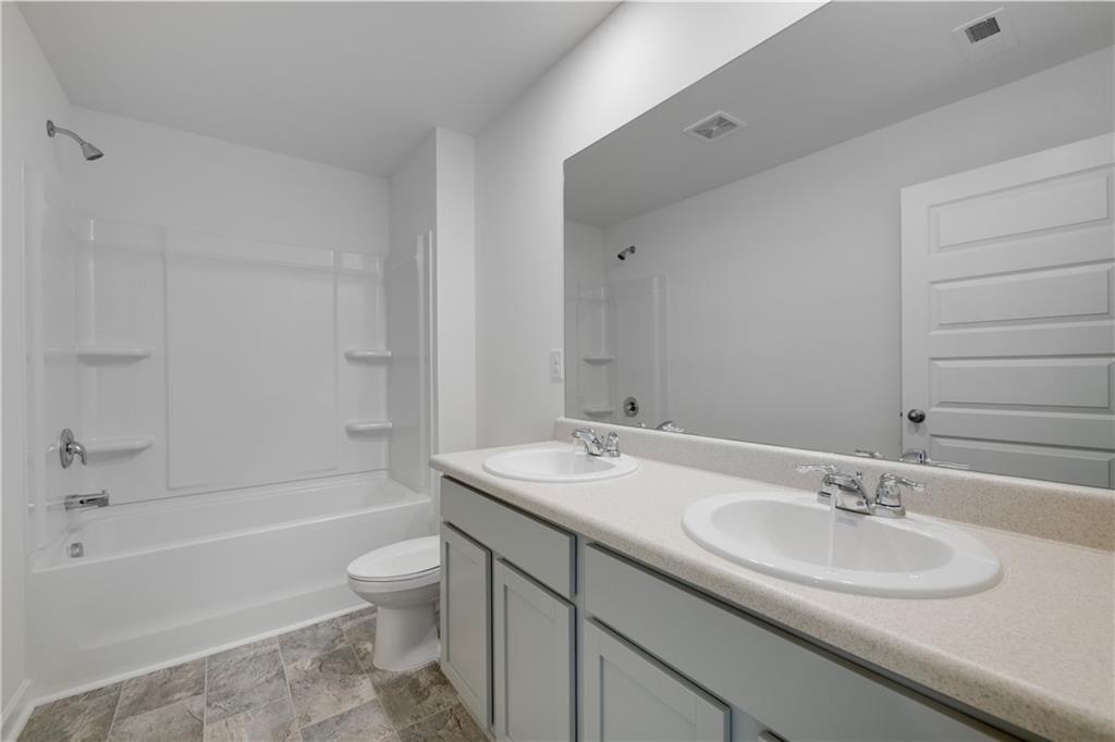 Twin Lakes - Residential