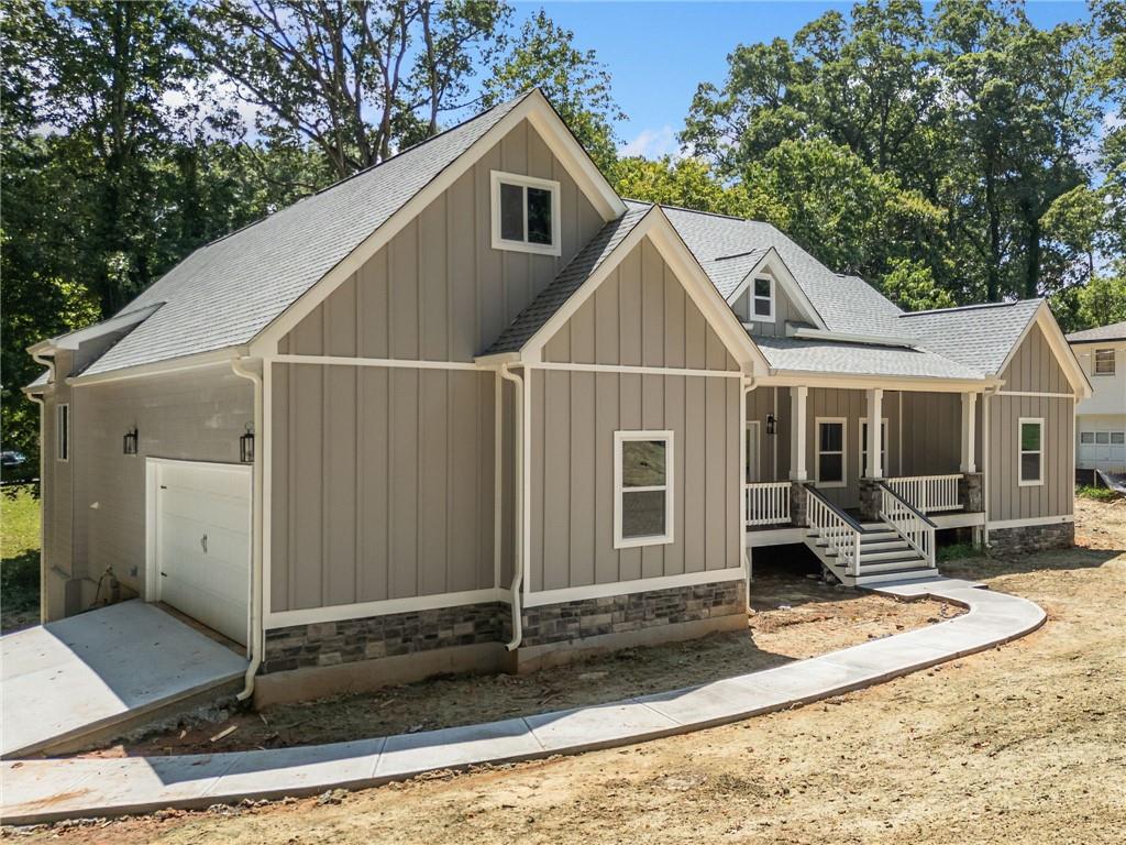 237 Barbara Lane SW