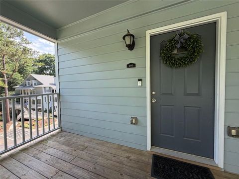Townhouse For Sale - 3921 Riverlook Parkway #201<br/> Marietta, GA 30067