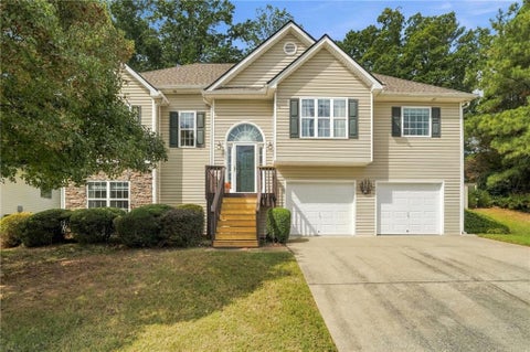 Homes For Sale - 102 Victory Commons Drive<br/> Acworth, GA 30102