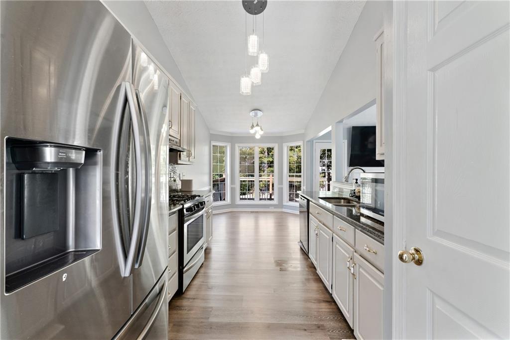 4005 Leeambur Court NW