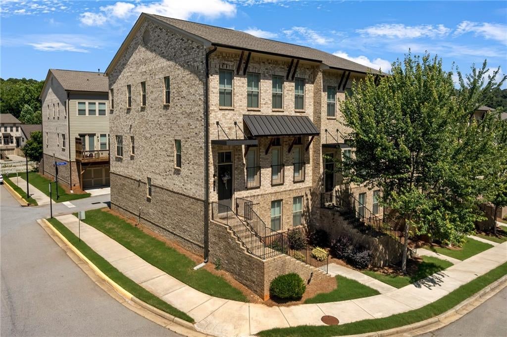 620 Harrington Hills