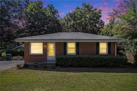 Single Family Residence in Atlanta GA 148 Woodland Drive.jpg