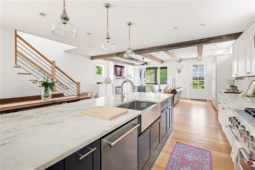 115 S Columbia Drive