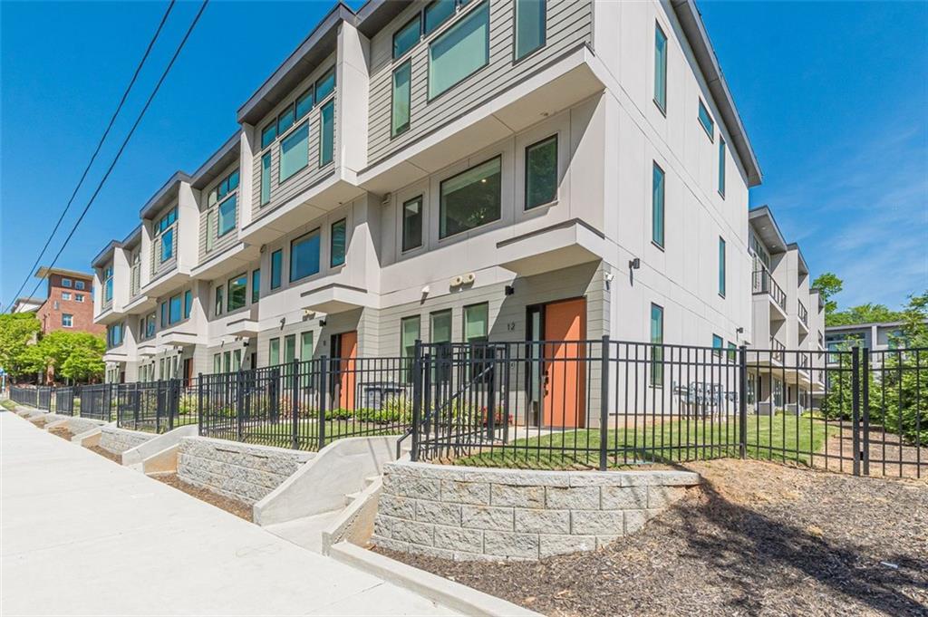 1300 MEMORIAL Drive SE 12