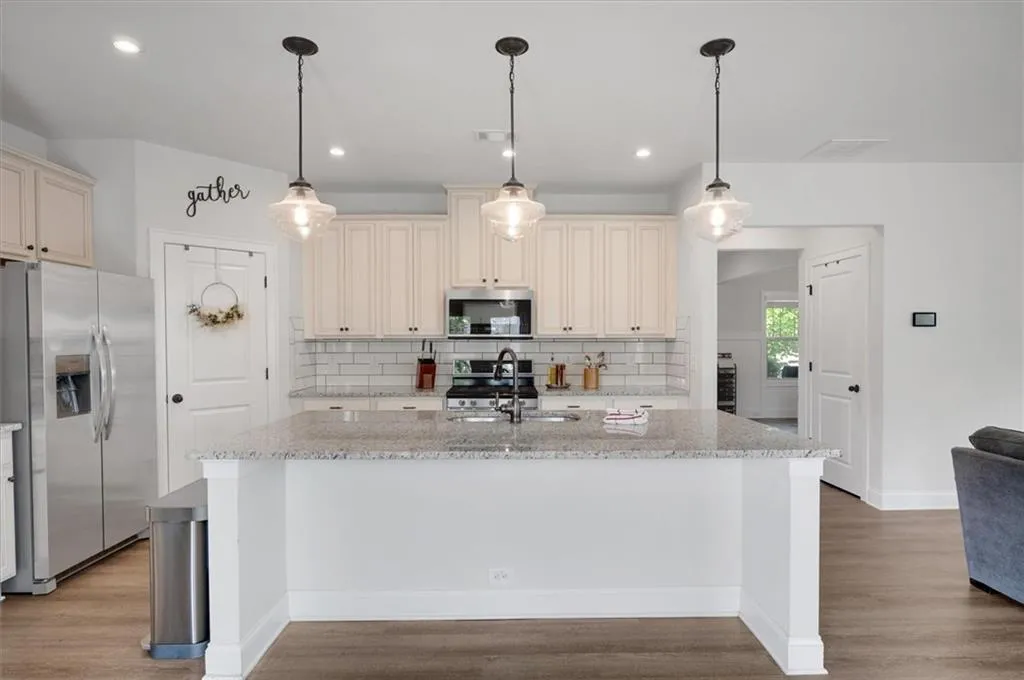 Sugar Hill, Georgia 30518, United States, 4 Bedrooms Bedrooms, ,3 BathroomsBathrooms,Residential,Pending,115849