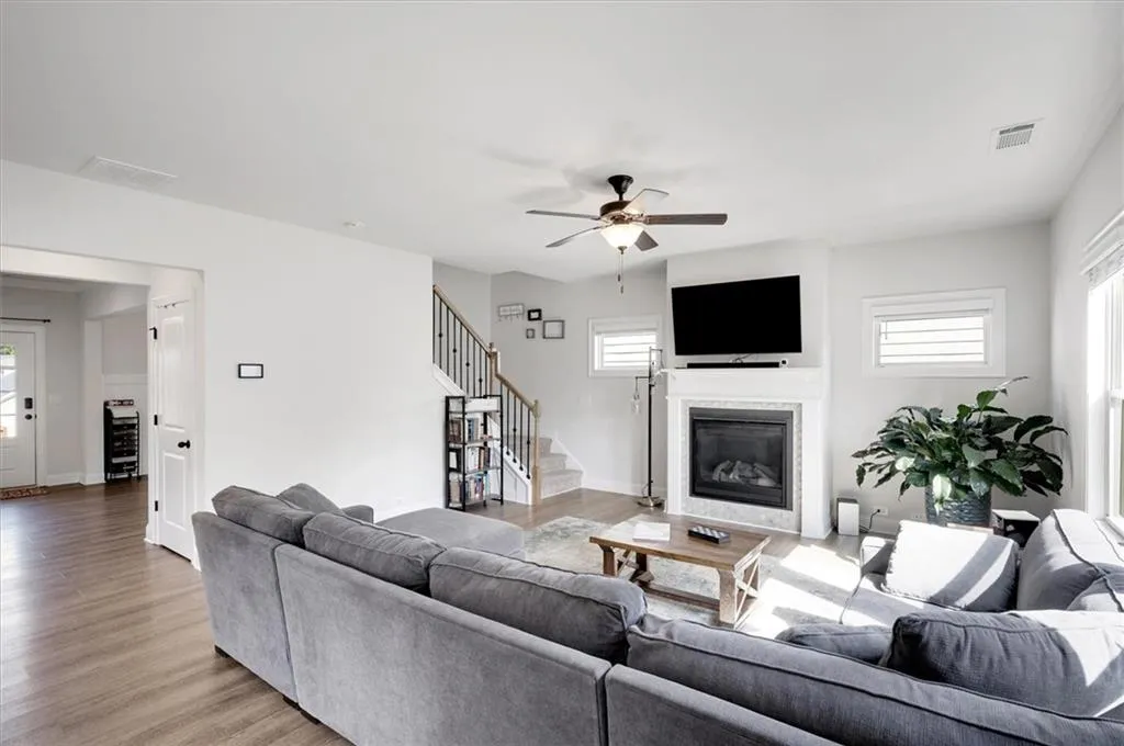 Sugar Hill, Georgia 30518, United States, 4 Bedrooms Bedrooms, ,3 BathroomsBathrooms,Residential,Pending,115849