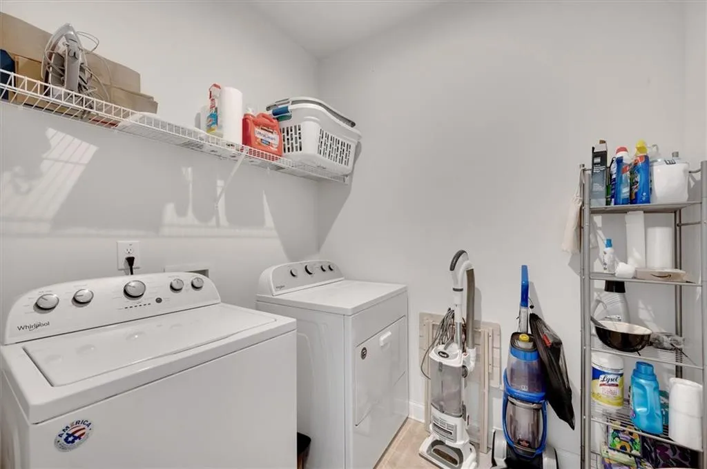 Sugar Hill, Georgia 30518, United States, 4 Bedrooms Bedrooms, ,3 BathroomsBathrooms,Residential,Pending,115849