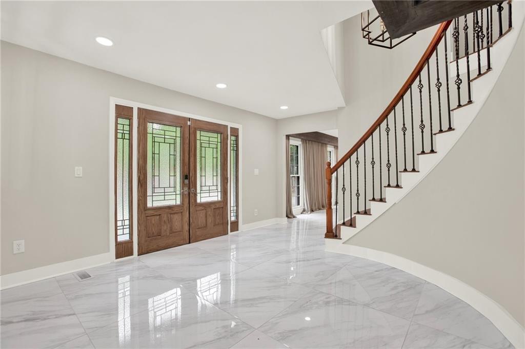3270 Brookview Drive, Marietta, Georgia image 7
