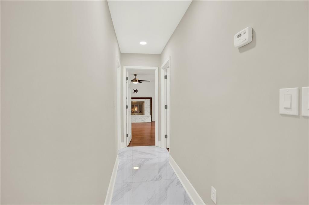 3270 Brookview Drive, Marietta, Georgia image 24