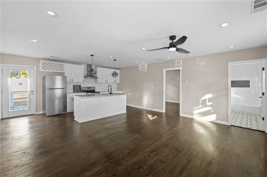 1901 Maywood Place NW