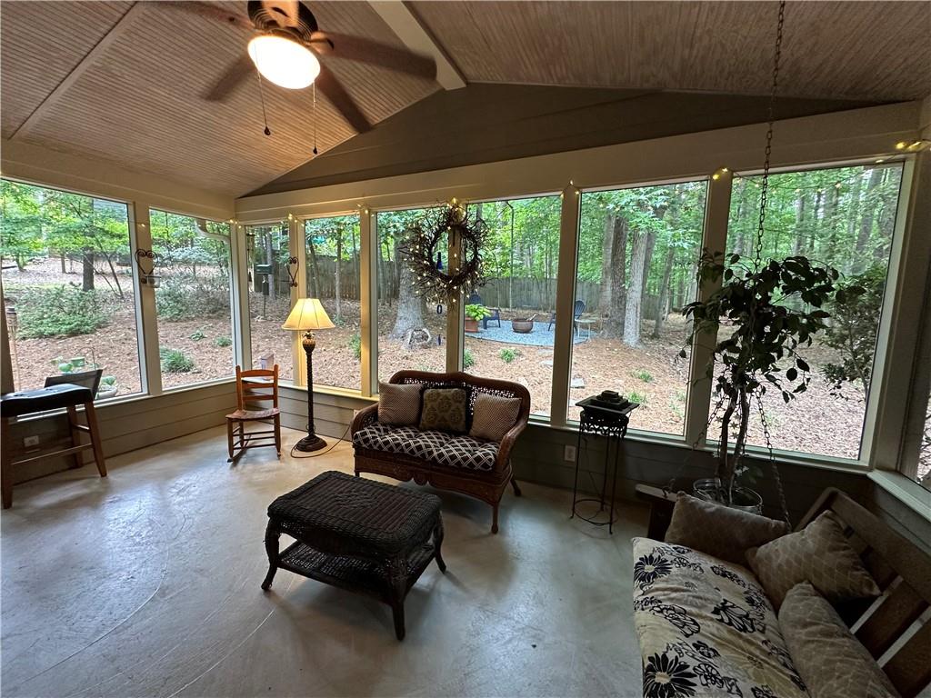 3962 Fox Glen Drive