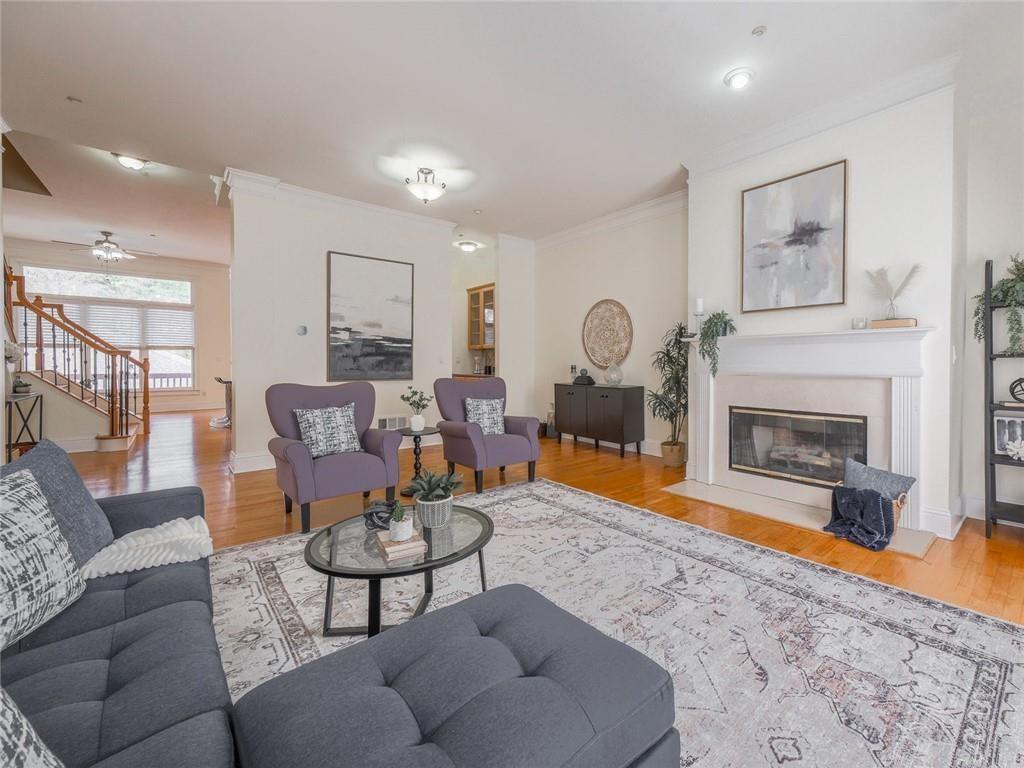 1051 Emory Parc Place