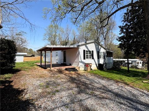 440 Cherry Street SE Acworth GA 30102