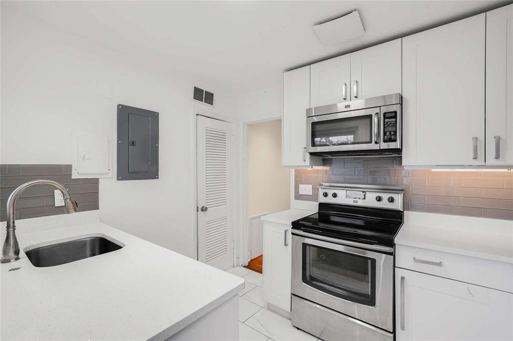 3510 Roswell Road NW M4