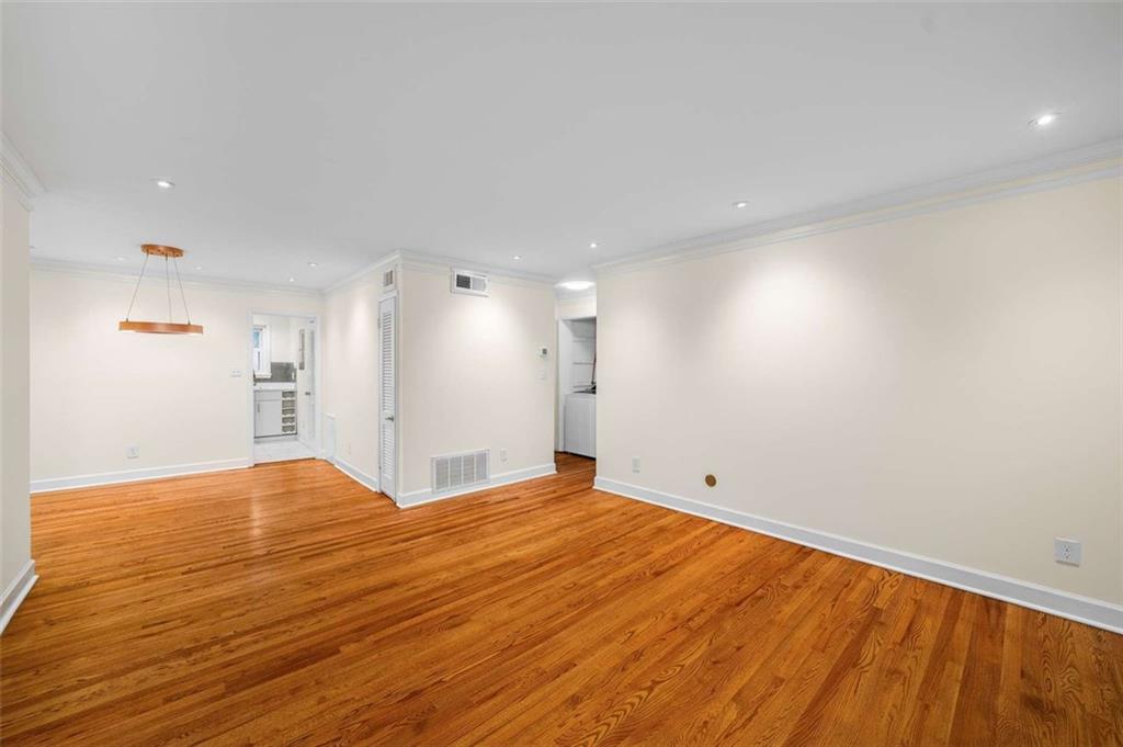 3510 Roswell Road NW M4