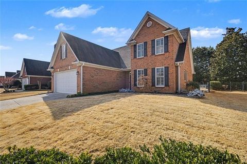 Homes For Sale - 725 Windsor Place Circle<br/> Grayson, GA 30017