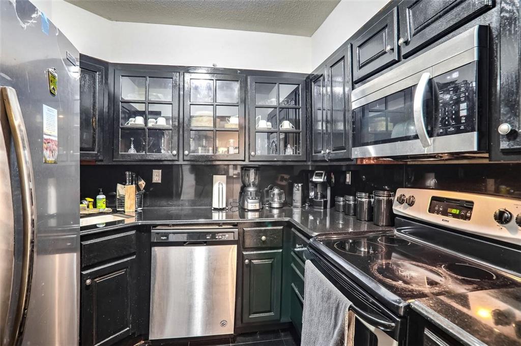 2870 Pharr Court S NW 2006