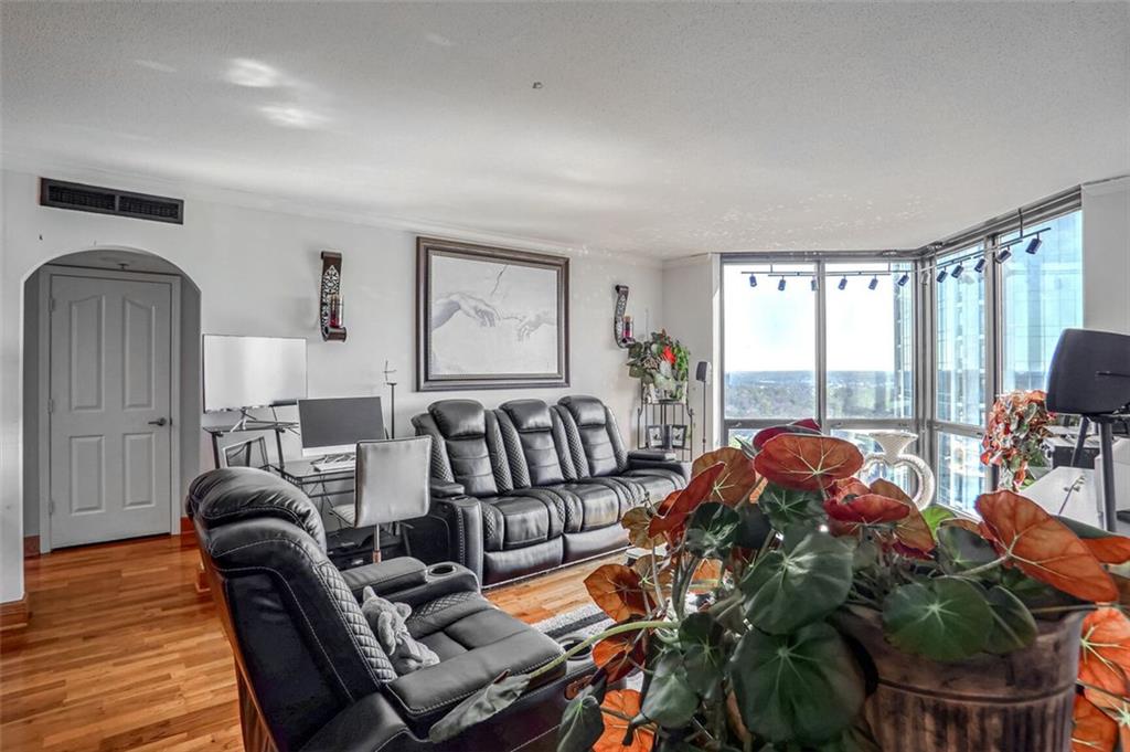 2870 Pharr Court S NW 2006