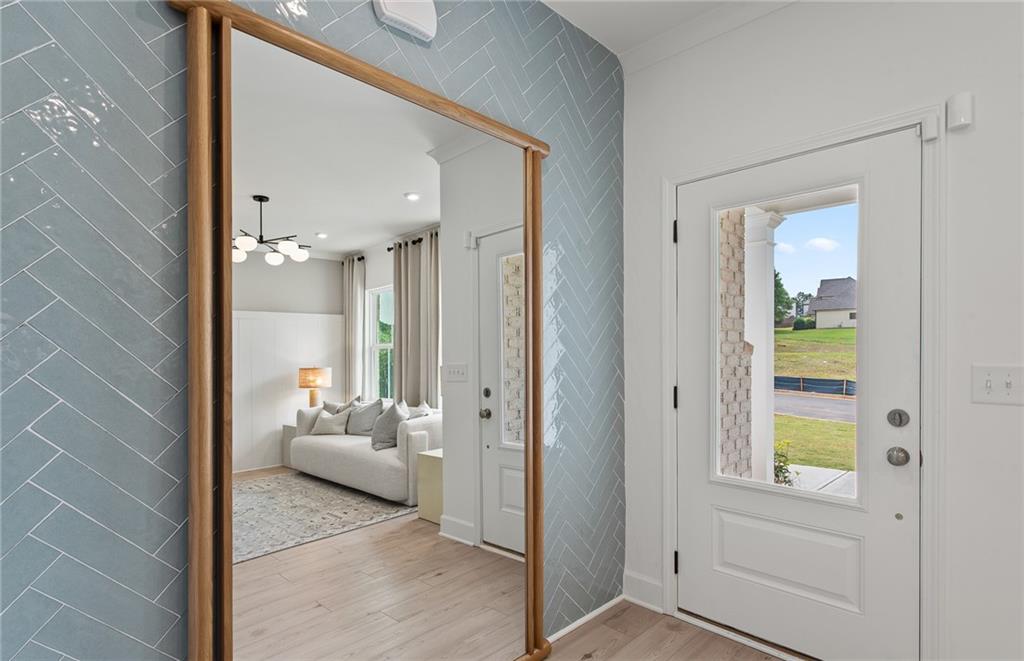 732 Mirror Lake Parkway