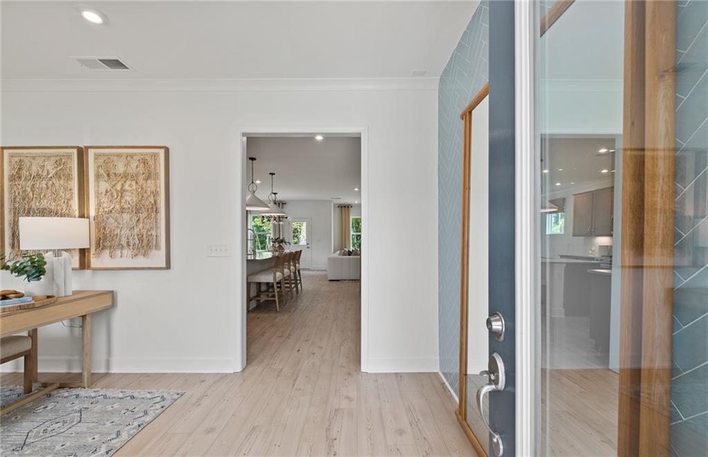 732 Mirror Lake Parkway