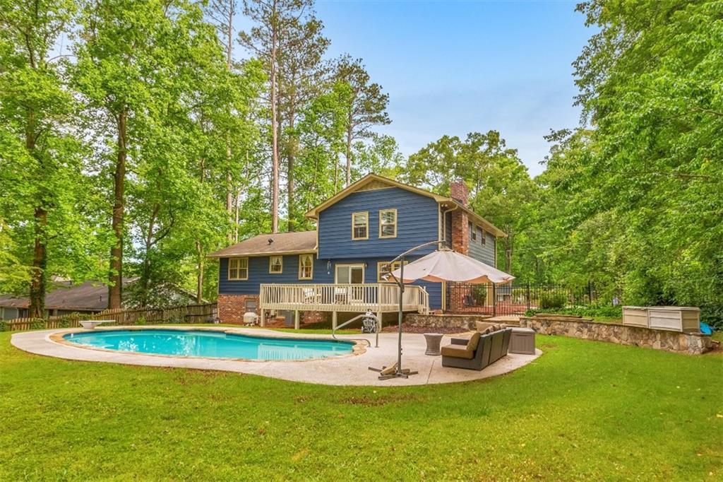 2711 Georgian Court
