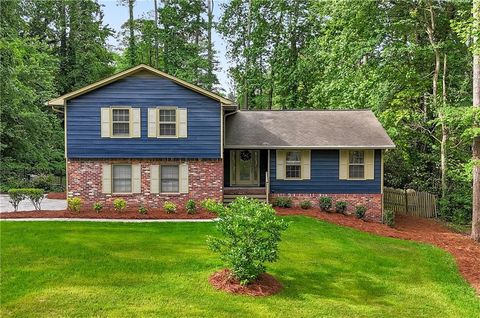 Photo of 2711 Georgian Court, Marietta, GA 30068 (MLS # 7758948)