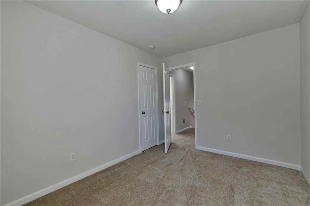 STONEHAVEN POINTE - Residential