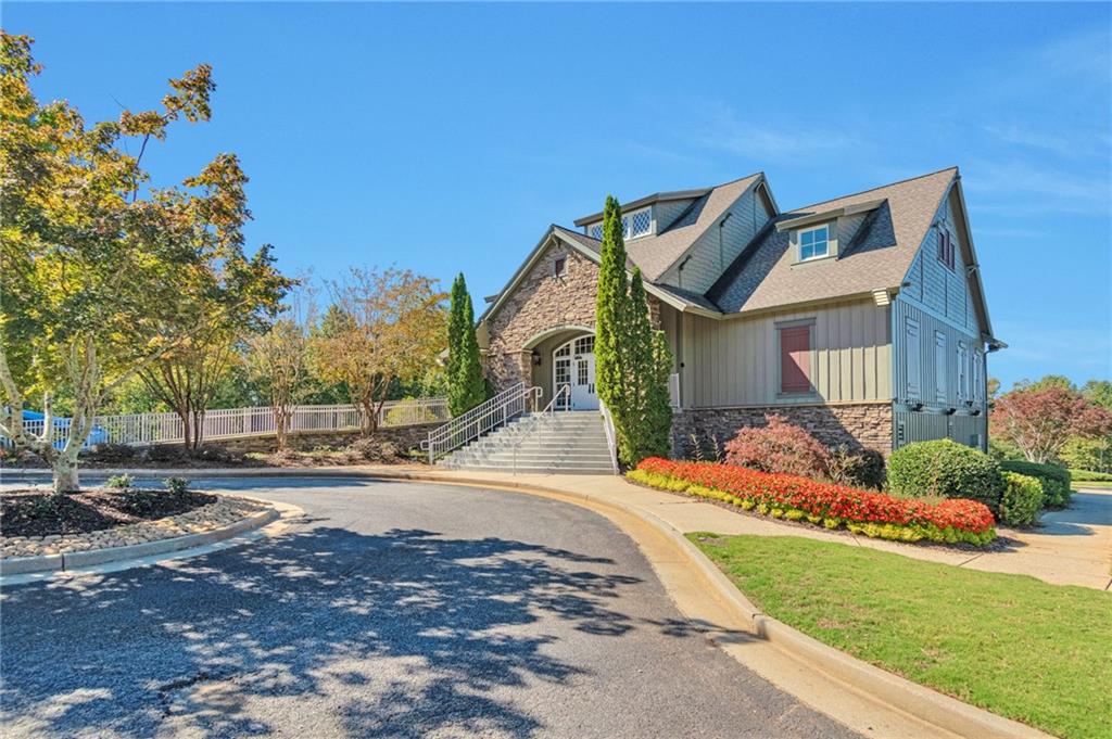 STONEHAVEN POINTE - Residential