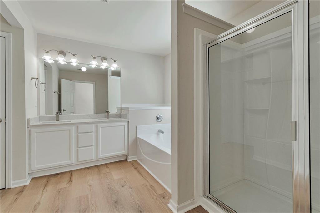 STONEHAVEN POINTE - Residential