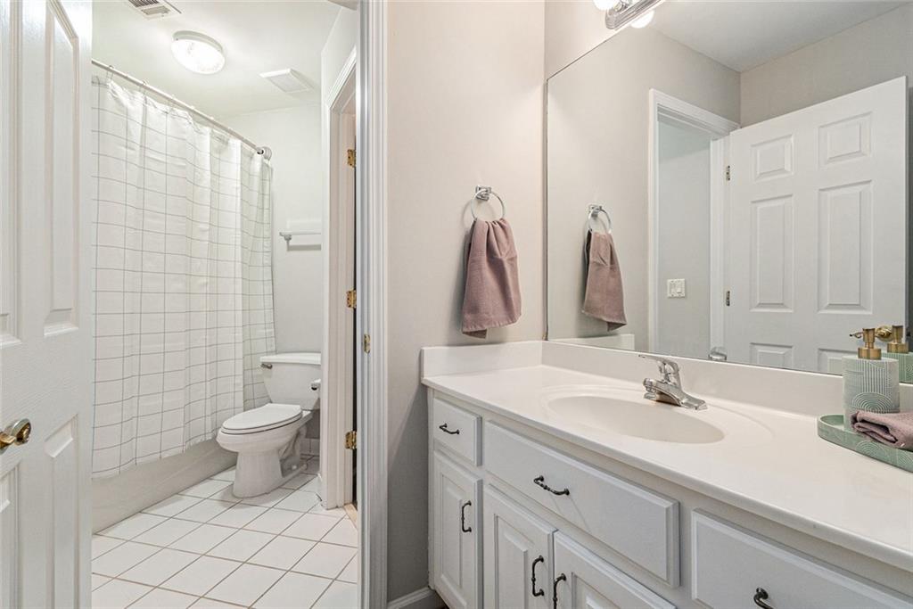 6614 Club View Court, Flowery Branch, Georgia image 38