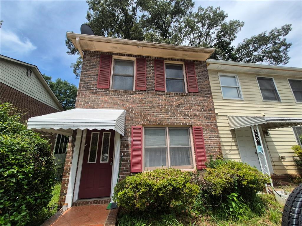 Recently Renovated 2 Bed, 1.5 Bath Home in Clarkston – No HOA, Near Highway Access
Welcome home to this beautifully renovated 2-bedroom, 1.5-bathroom gem located in the heart of Clarkston, GA. Perfect for first-time buyers, downsizers, or savvy investors, this move-in-ready home offers modern updates, everyday comfort, and unmatched convenience—all with no HOA restrictions.
Step inside to find a fresh, open layout featuring new flooring, updated lighting, and a stylish, fully renovated kitchen with sleek countertops and stainless steel appliances. The spacious living area flows easily into the dining space and out to a private backyard—ideal for relaxing, entertaining, or gardening.
Both bedrooms are generously sized, with the full bathroom thoughtfully updated to match today’s design trends. A convenient half-bath is located on the main level for guests. The home also includes a laundry area and off-street parking.
?? Location Perks:
• Quick access to I-285 & major highways—ideal for commuters
• Close to downtown Clarkston, shopping, schools, parks, and public transit
• Minutes to Emory, Decatur, and major hospitals
Whether you’re looking to live in or lease out, this charming Clarkston home is a smart investment with no HOA fees, low maintenance, and a prime location.
? Schedule your private showing today—this one won’t last long!