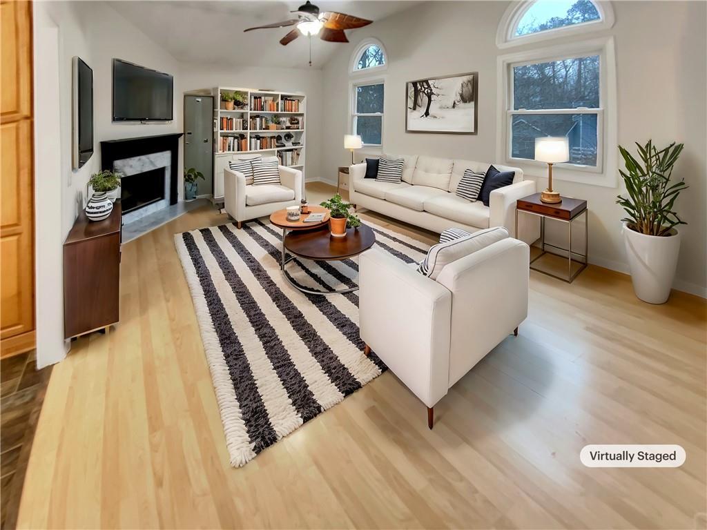 832 Overlook Trail