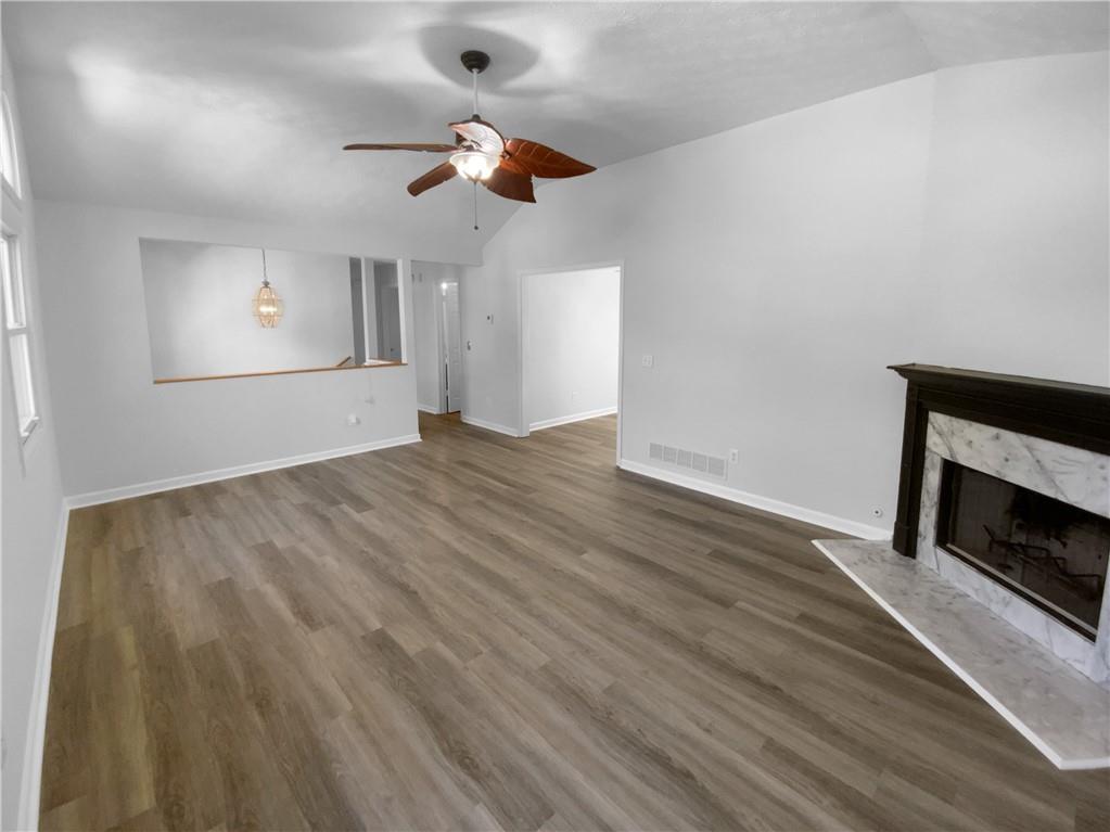 832 Overlook Trail